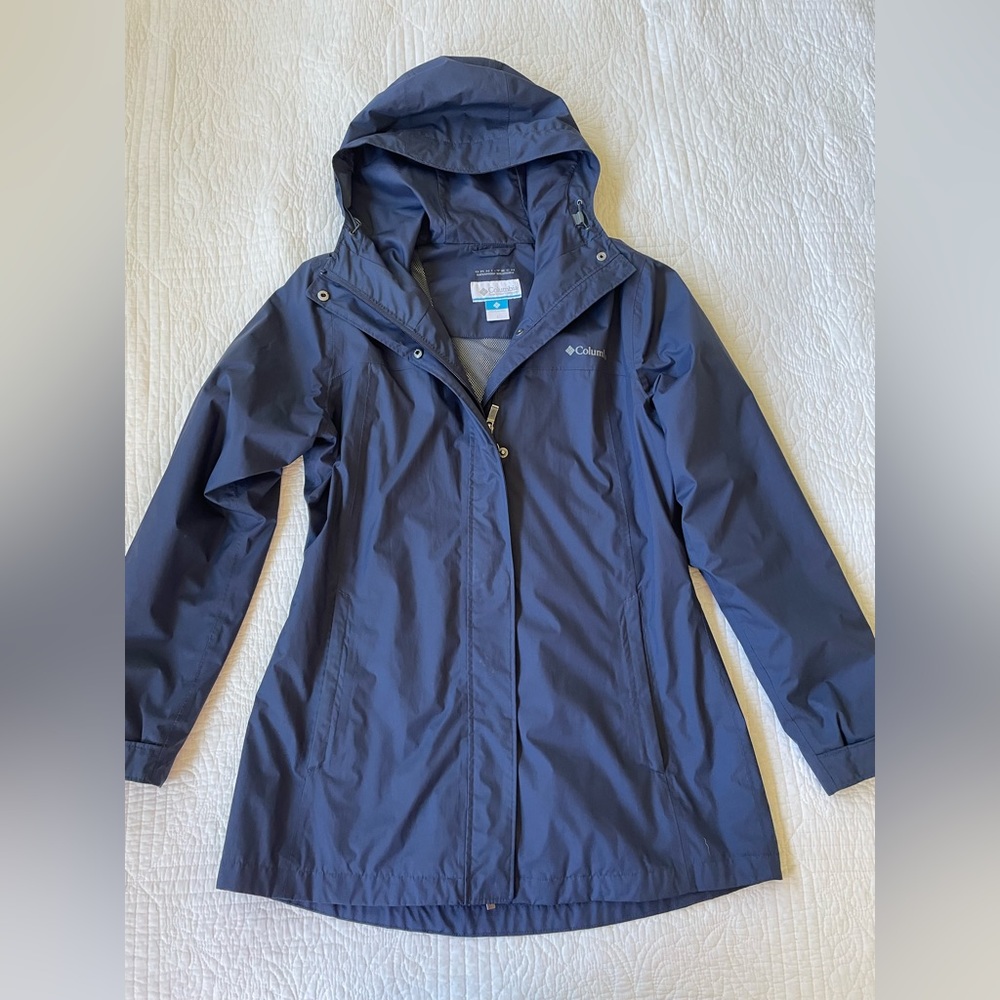 Columbia rain jacket, women’s large, navy